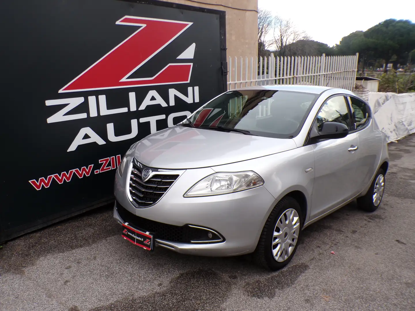 Lancia Ypsilon 1.2 8v CRUISE CONTROL..QUALSIASI PROVA.. Silber - 1
