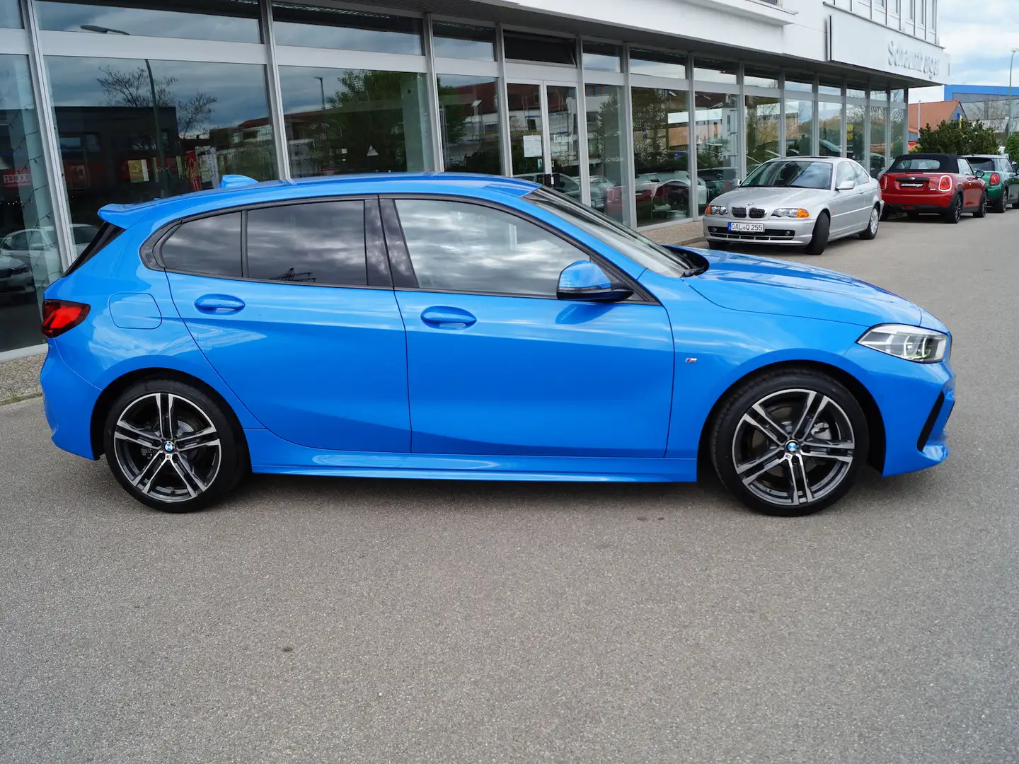BMW 116 116d Aut. M Sport * Navi * LED * HUD * ACC * Blau - 2