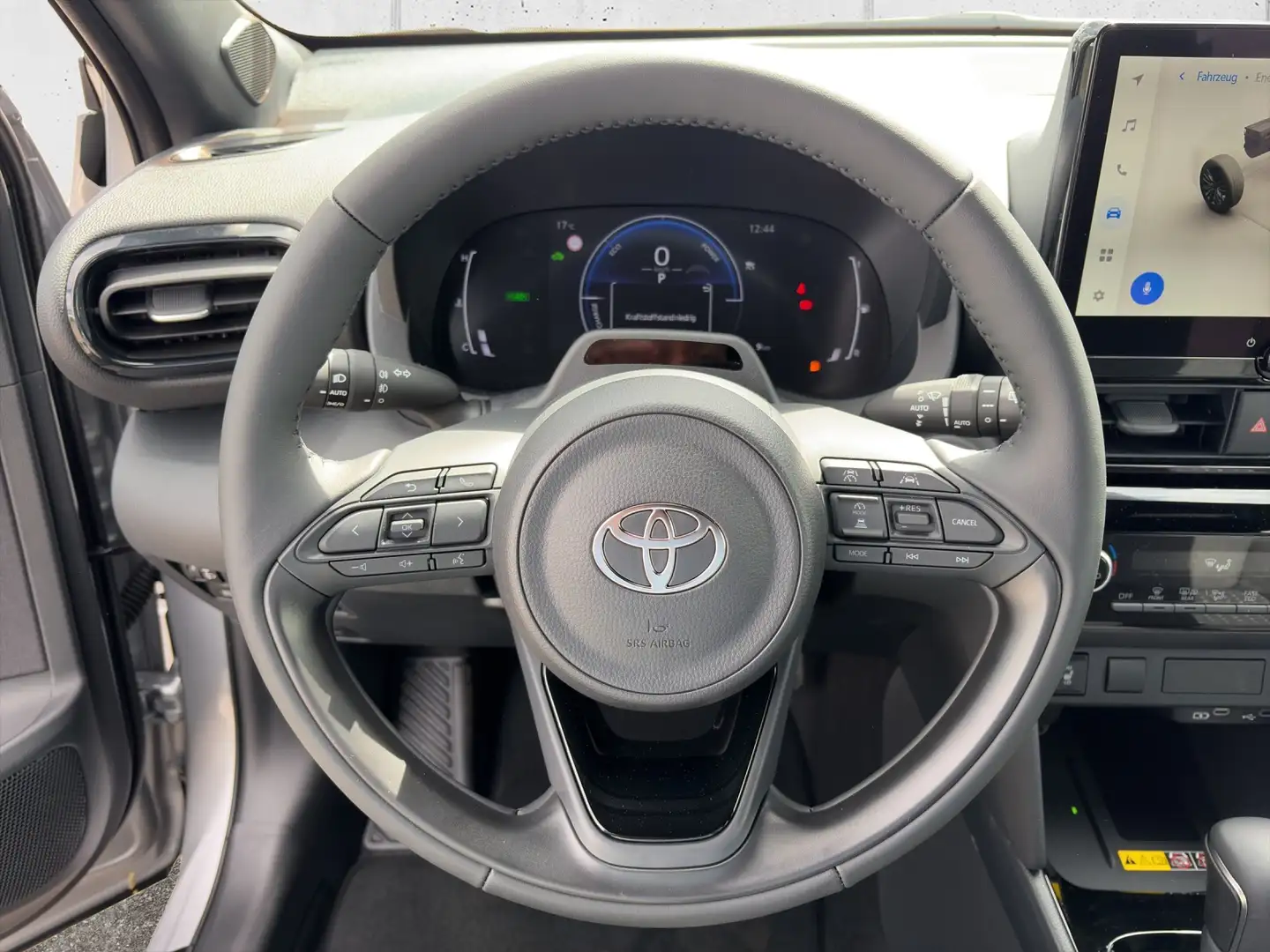 Toyota Yaris Cross HYBRID 2WD Active Drive Safety Paket 5t. Silber - 2