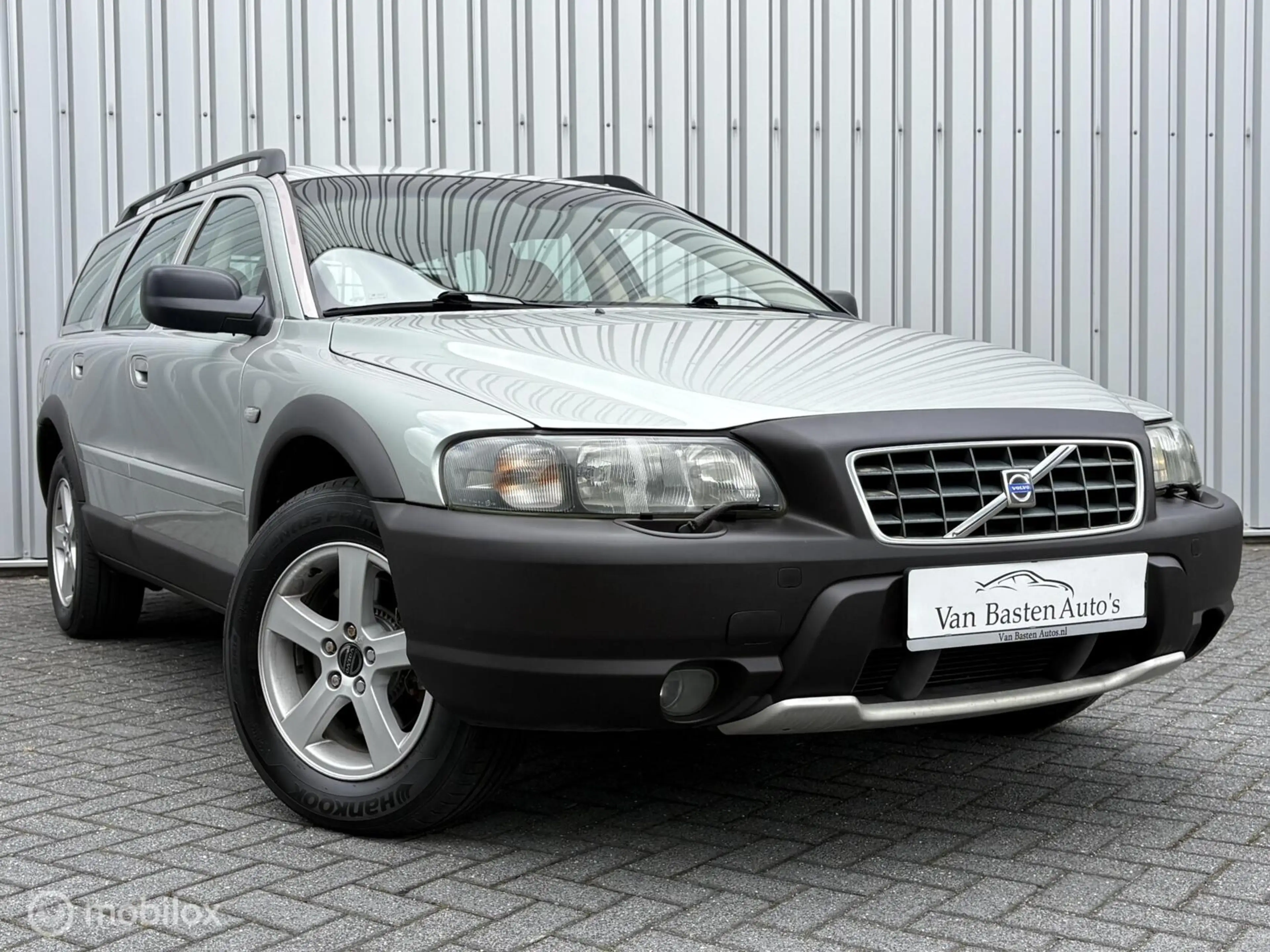 Volvo XC70 2.5 T AWD Comfort | 210pk | Leder | Trekhaak | Cru