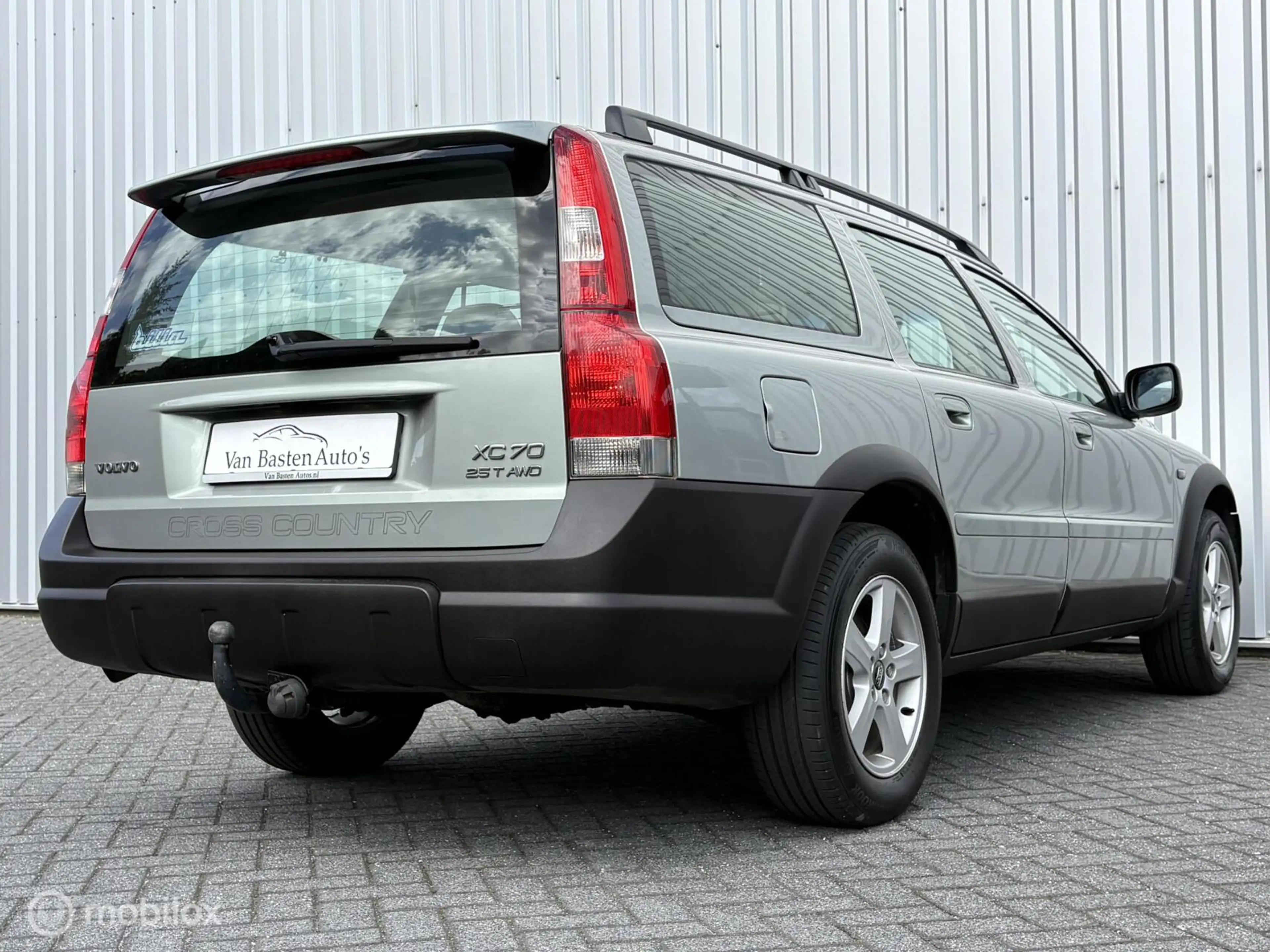 Volvo XC70 2.5 T AWD Comfort | 210pk | Leder | Trekhaak | Cru — photo 9