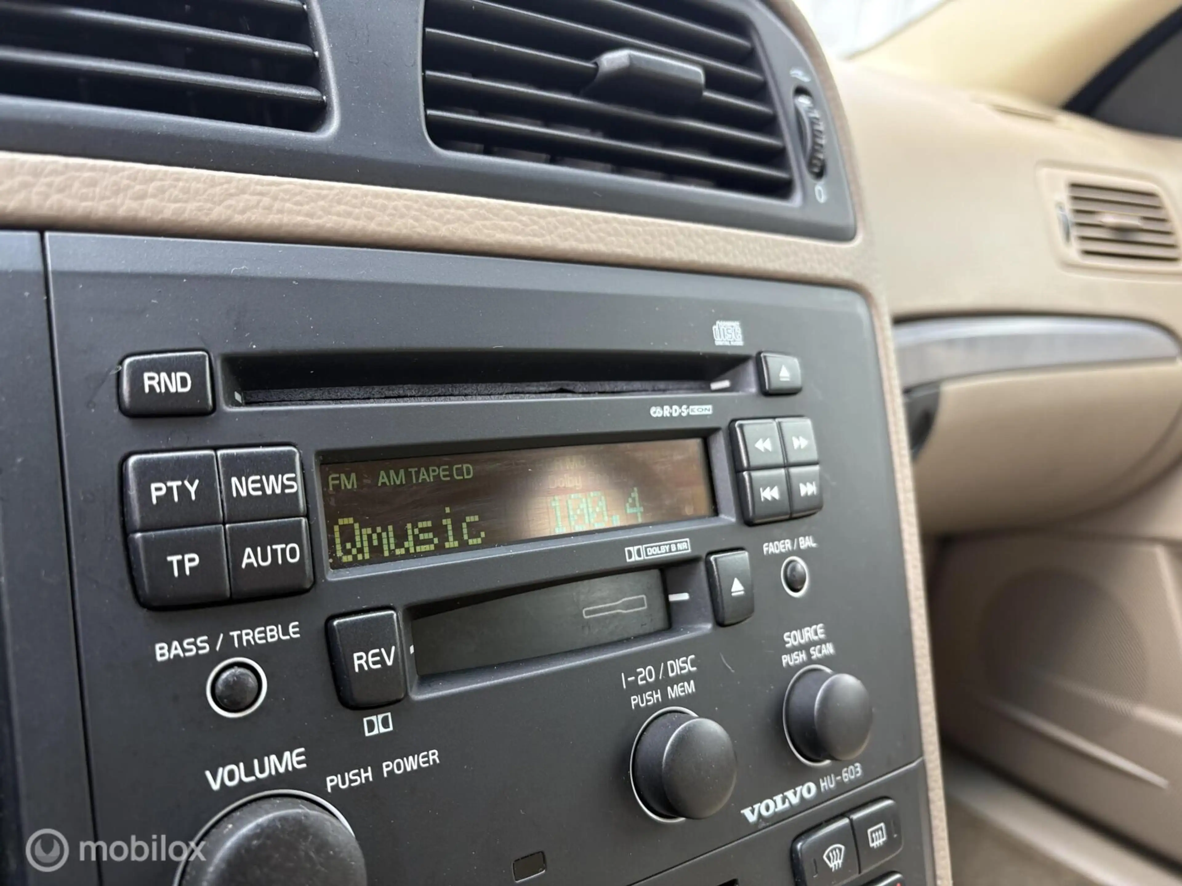Volvo XC70 2.5 T AWD Comfort | 210pk | Leder | Trekhaak | Cru — photo 15