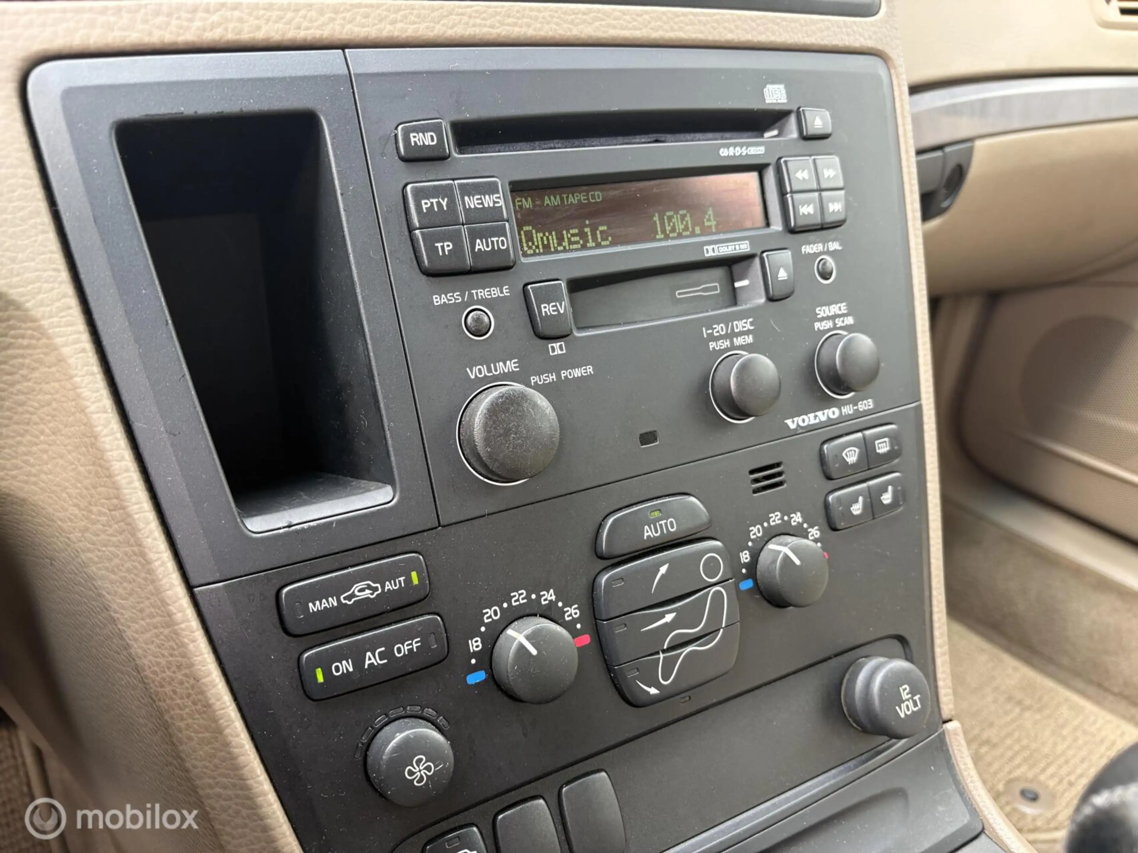 Volvo XC70 2.5 T AWD Comfort | 210pk | Leder | Trekhaak | Cru — photo 14