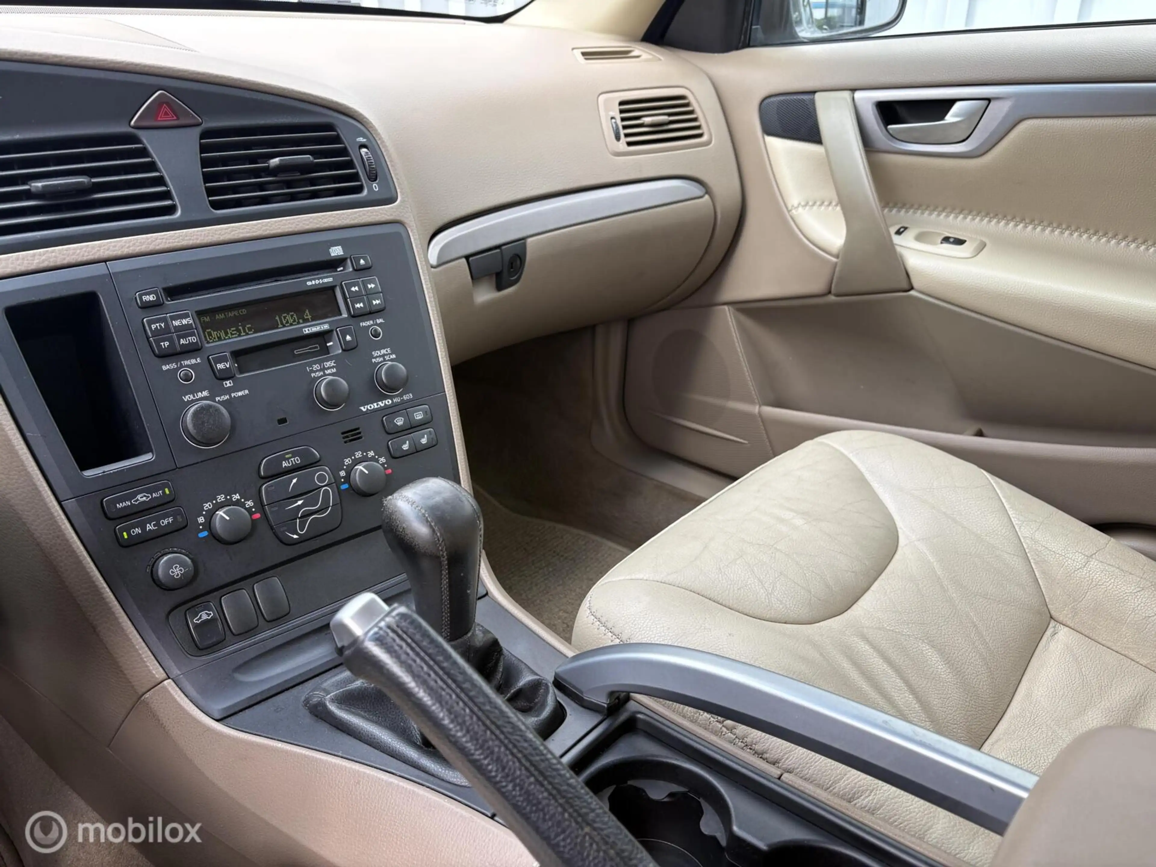 Volvo XC70 2.5 T AWD Comfort | 210pk | Leder | Trekhaak | Cru — photo 13