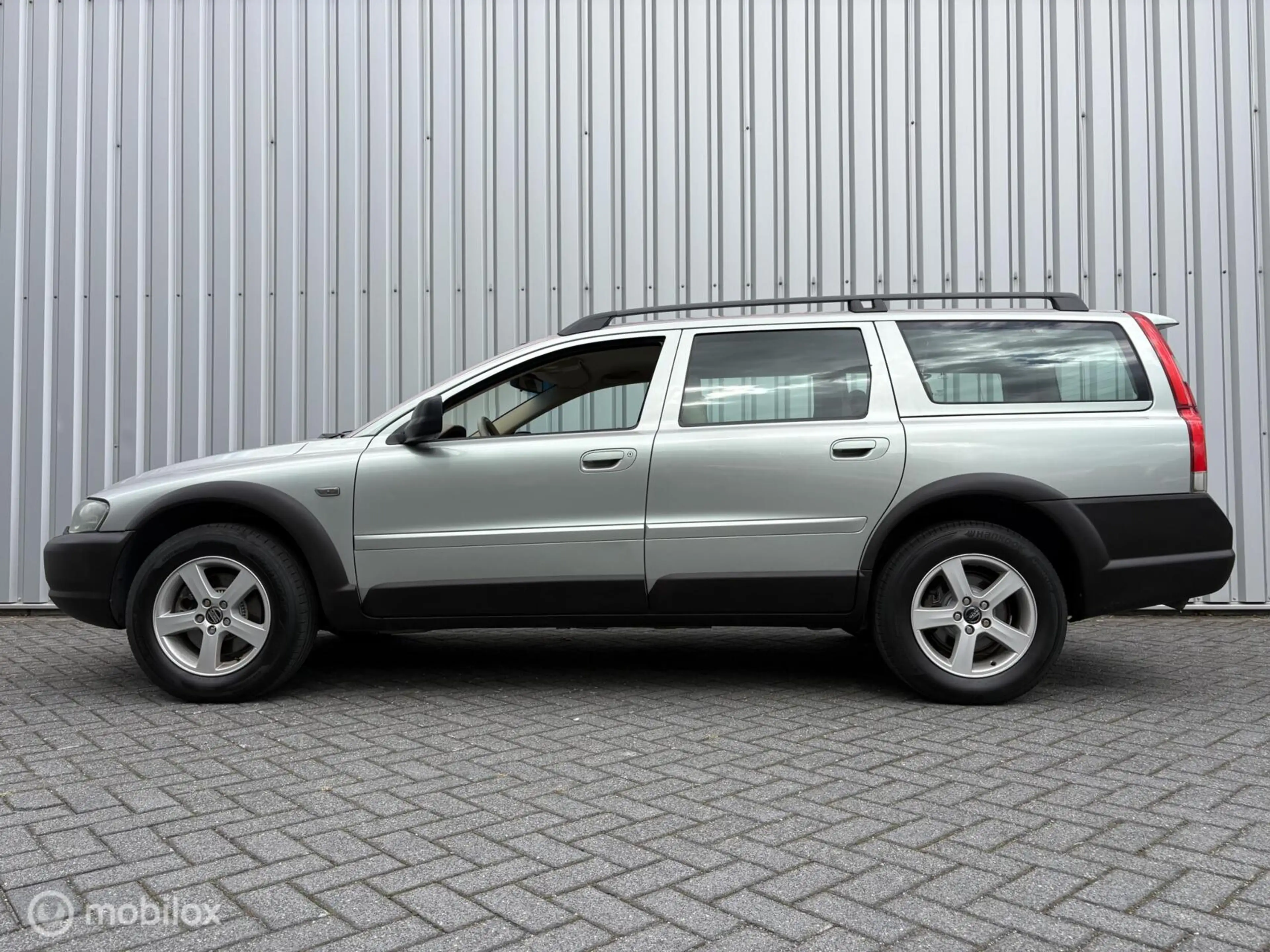Volvo XC70 2.5 T AWD Comfort | 210pk | Leder | Trekhaak | Cru — photo 6