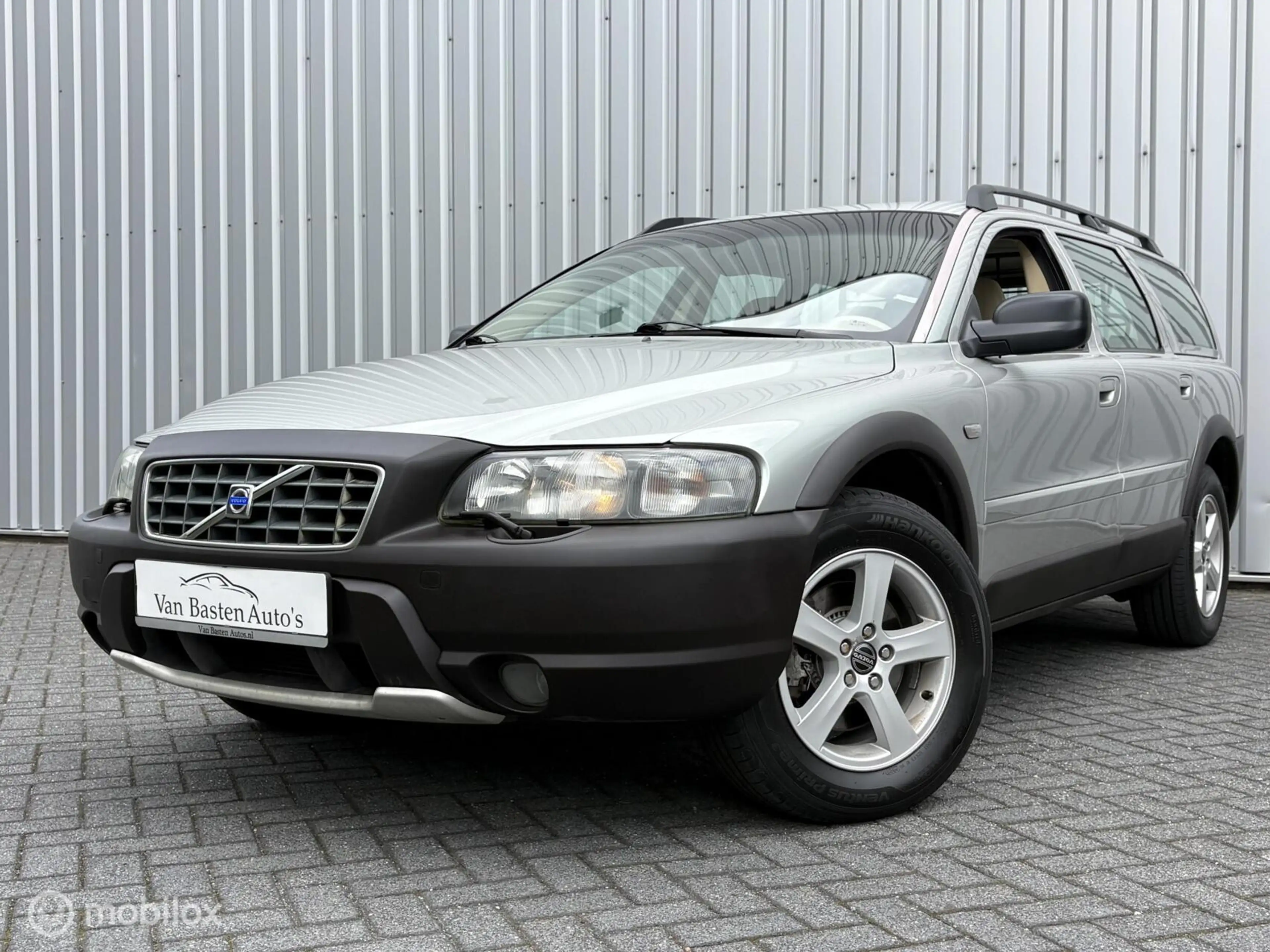 Volvo XC70 2.5 T AWD Comfort | 210pk | Leder | Trekhaak | Cru — photo 4