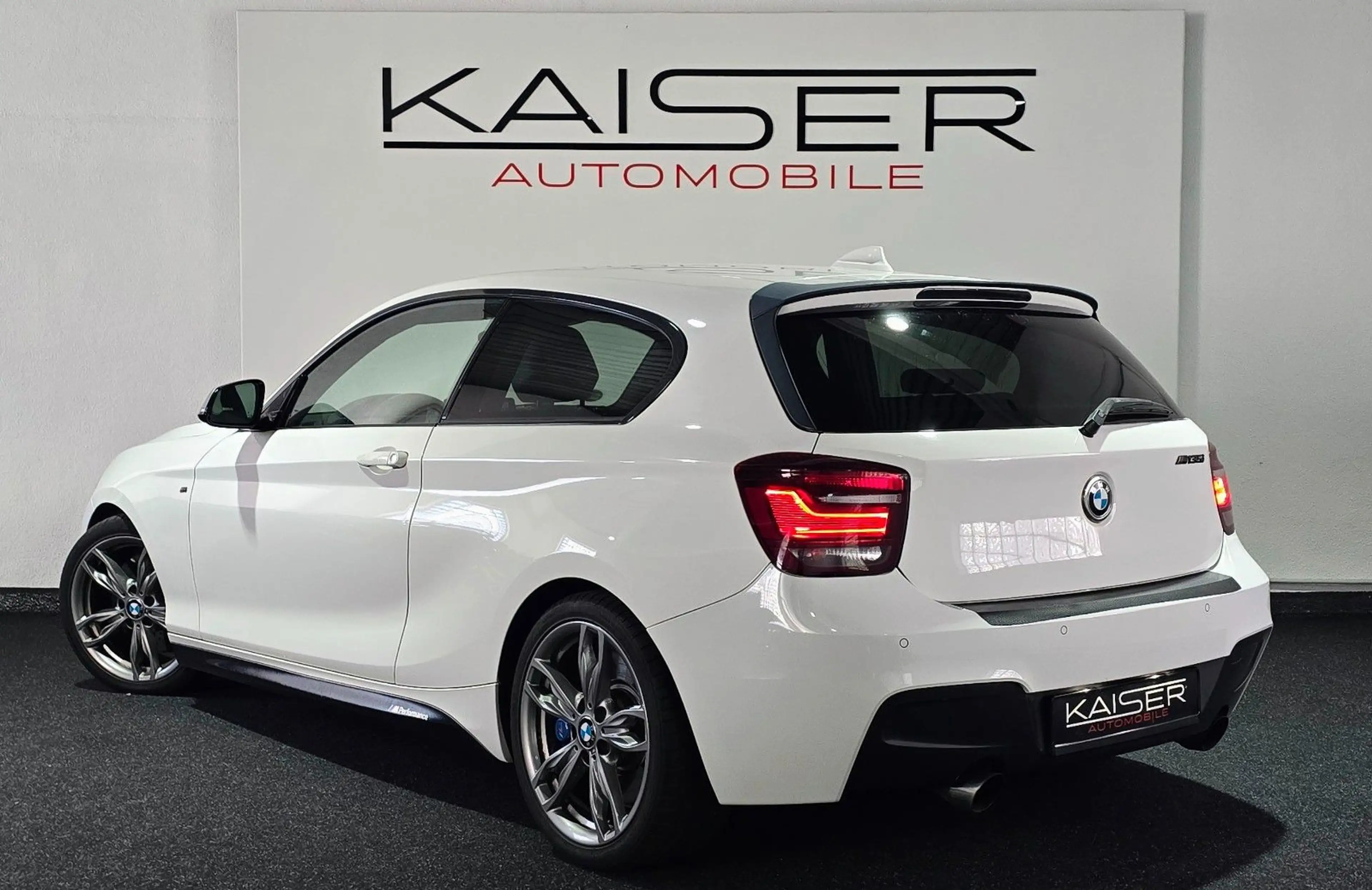 BMW 135 i*NAVI PROF*HARMAN KARDON*BASTUCK*LEDER*AUTO — photo 14