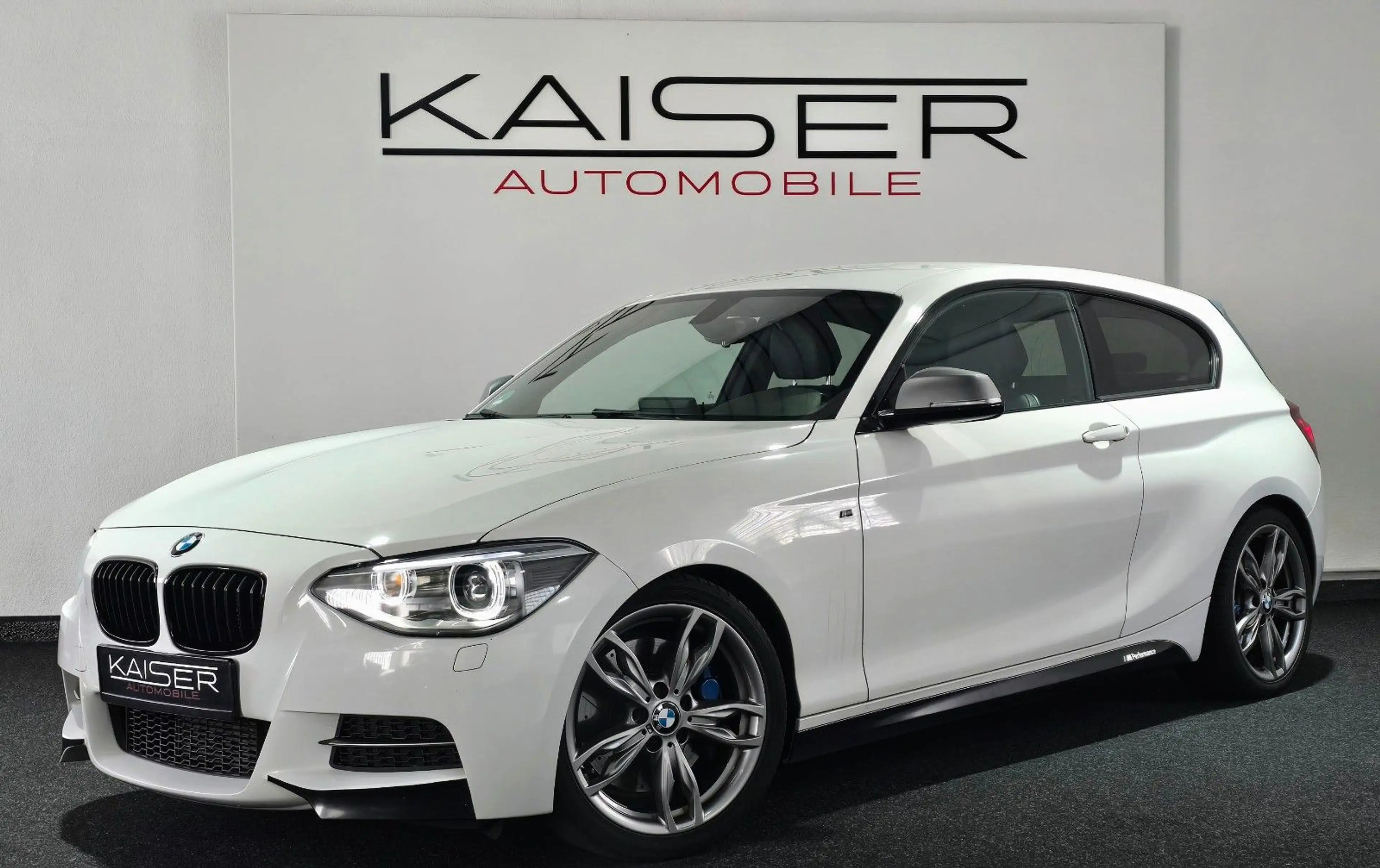 BMW 135 i*NAVI PROF*HARMAN KARDON*BASTUCK*LEDER*AUTO
