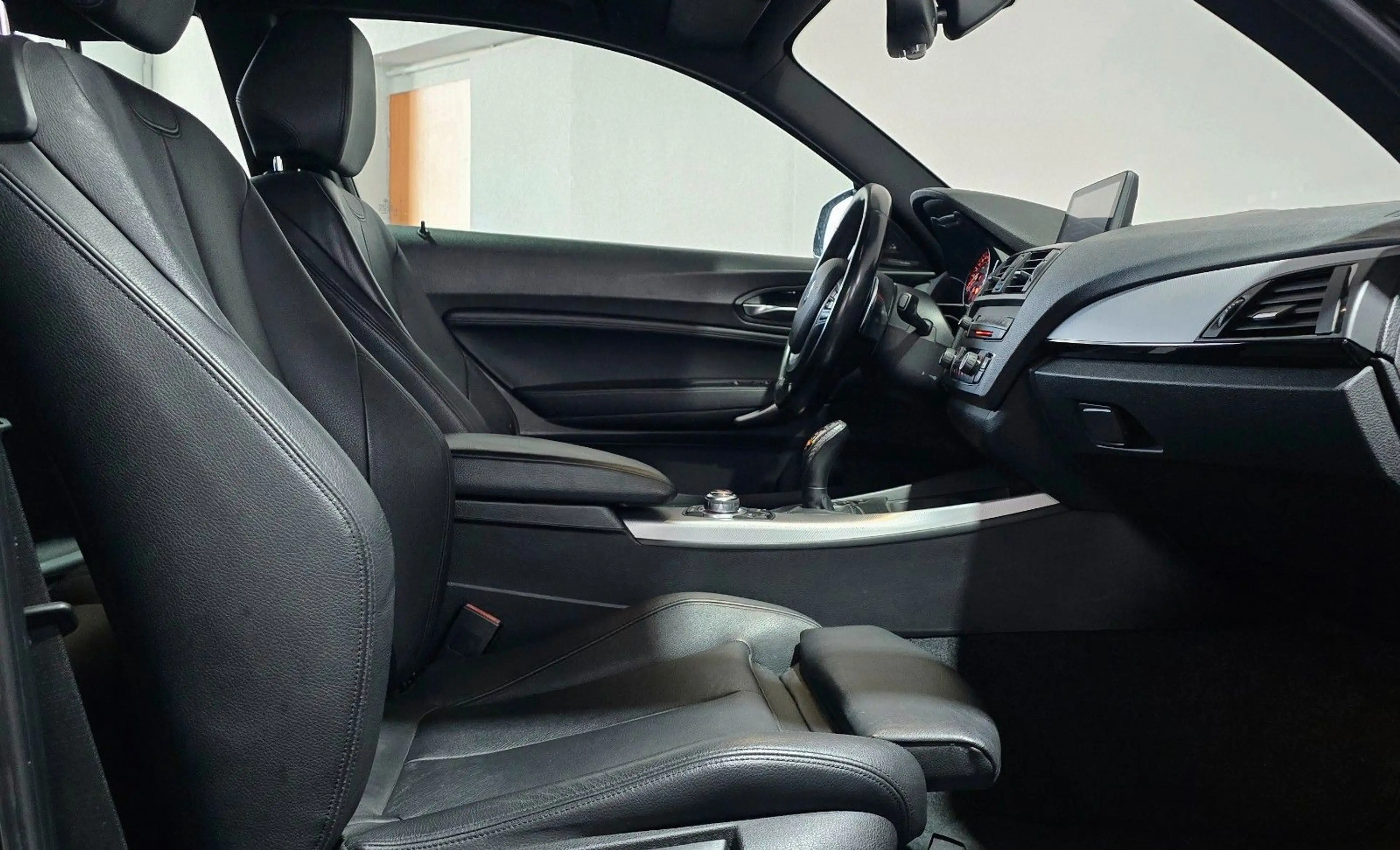BMW 135 i*NAVI PROF*HARMAN KARDON*BASTUCK*LEDER*AUTO — photo 33