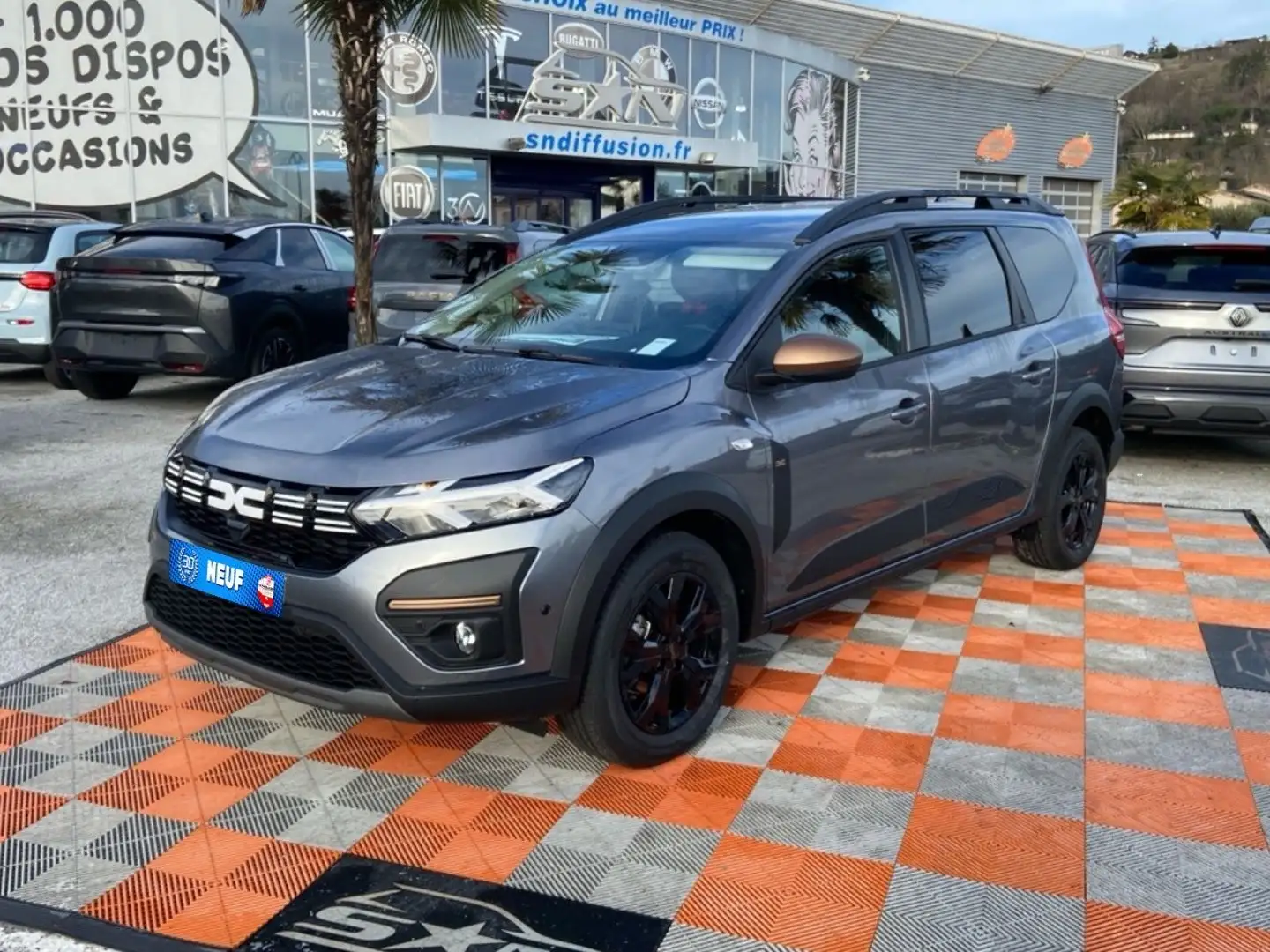 Dacia Jogger ECO-G 100 SL EXTREME + PACK NAVIGATION \u0026amp;a Gris - 1
