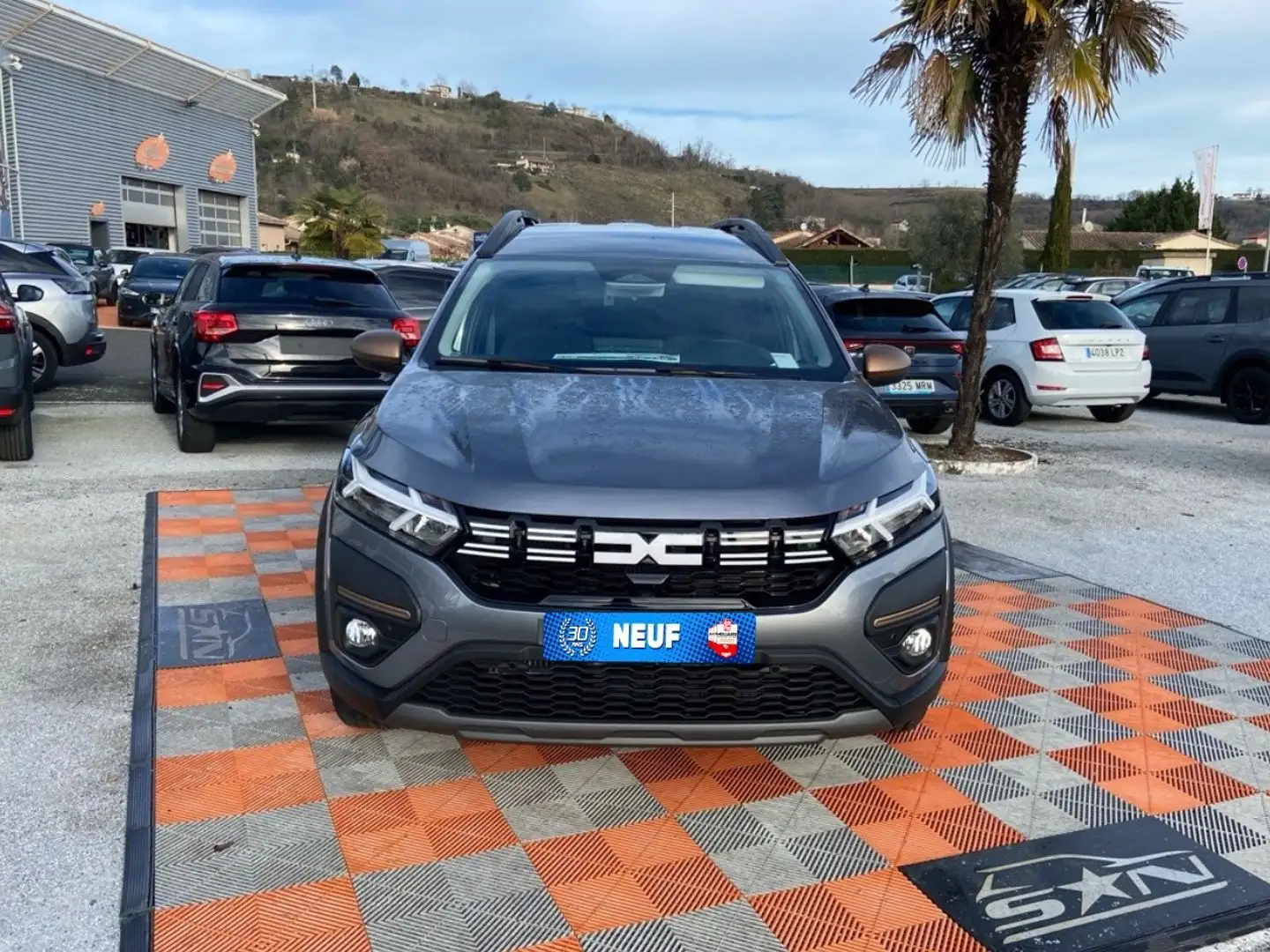 Dacia Jogger ECO-G 100 SL EXTREME + PACK NAVIGATION \u0026amp;a Gris - 2