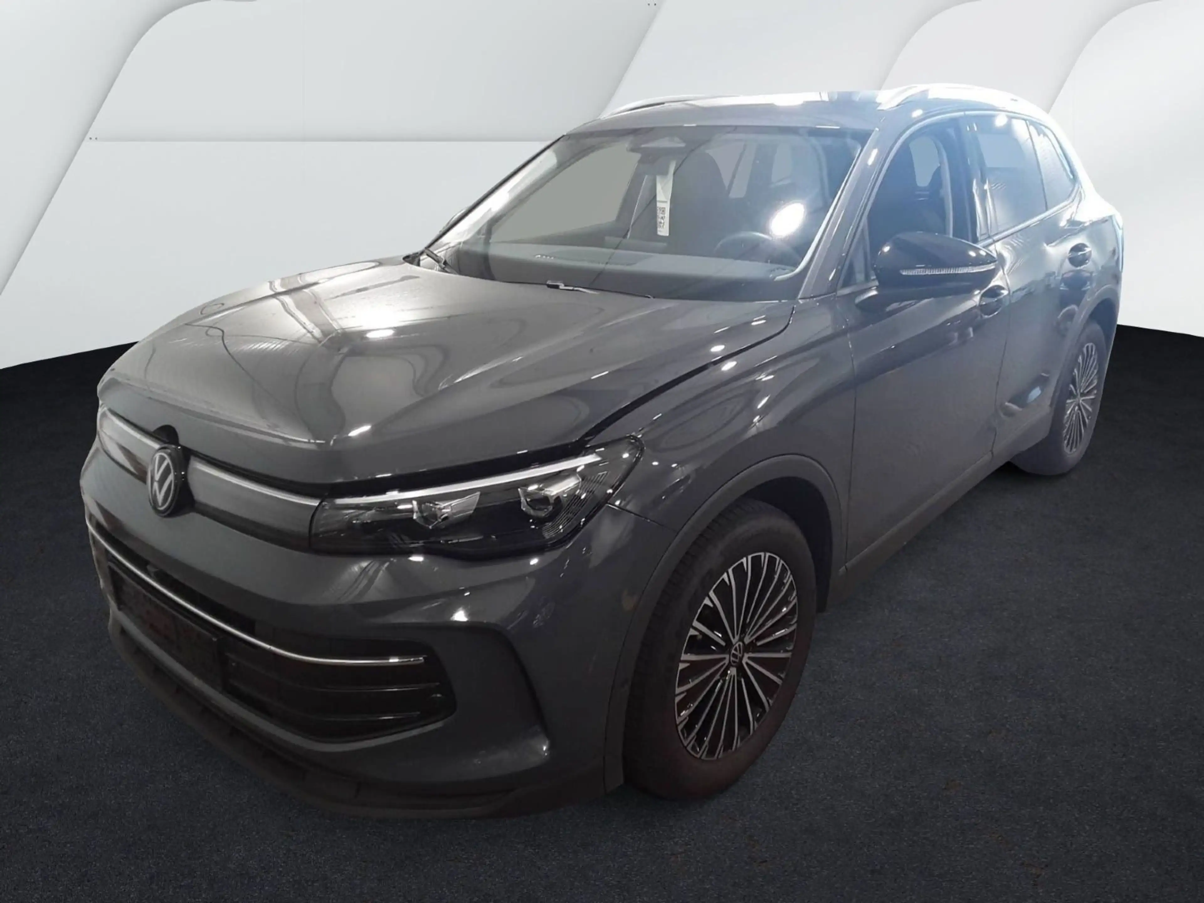 Volkswagen Tiguan 1.5 eTSI DSG GOAL NAVI AHK KAMERA KLIMA — photo 2