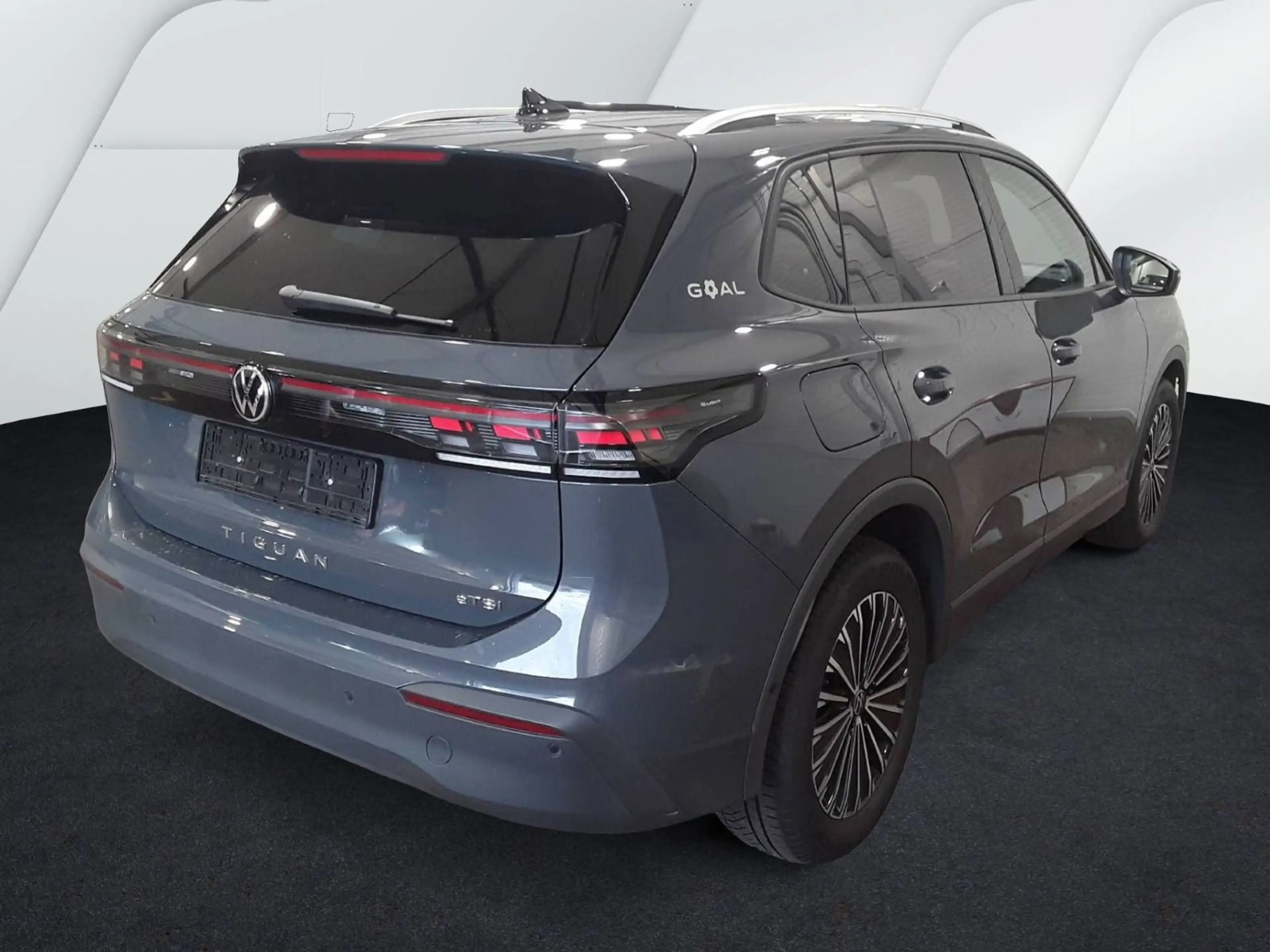 Volkswagen Tiguan 1.5 eTSI DSG GOAL NAVI AHK KAMERA KLIMA — photo 3