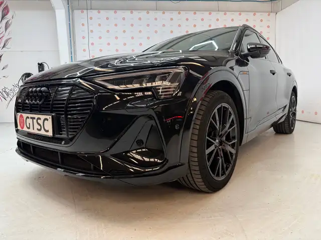 Audi E-Tron view 3
