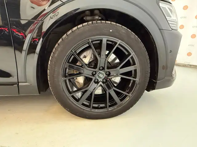 Audi E-Tron view 12