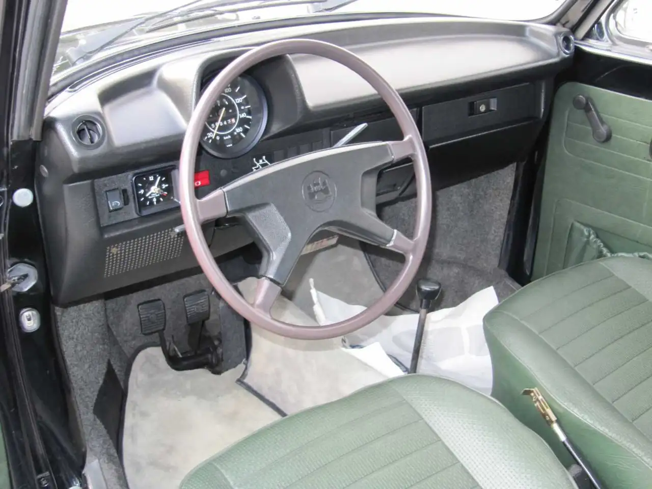 Volkswagen Maggiolino CABRIOLET 1303, foto 4