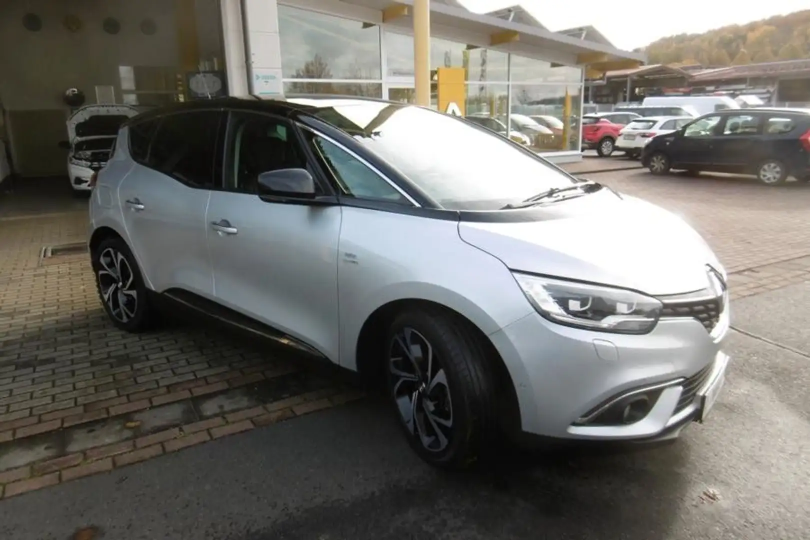 Renault Scenic dCi 150 BOSE+Leder+LED+AHK+SHZ+RFK+Easy-P Silber - 2
