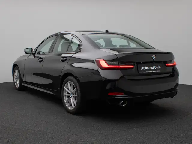 BMW 3 Series view 9