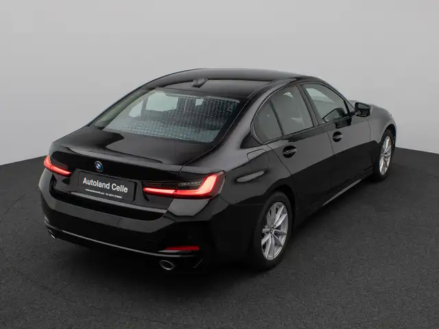 BMW 3 Series view 7