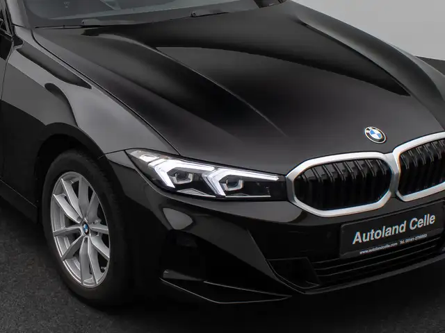 BMW 3 Series view 17