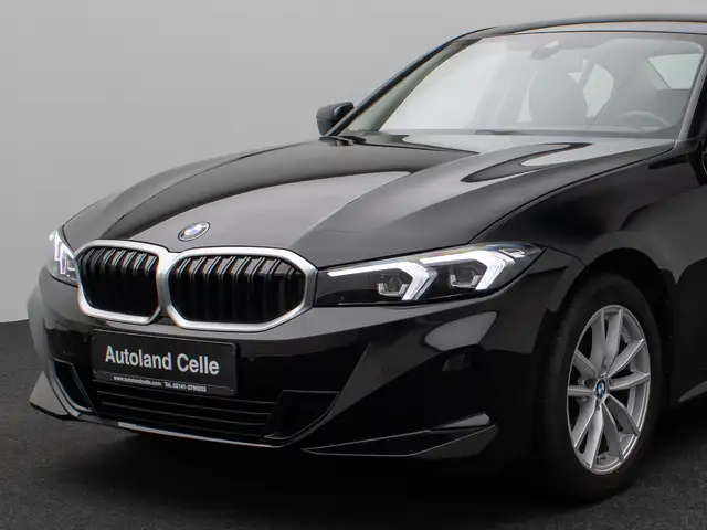 BMW 3 Series view 16