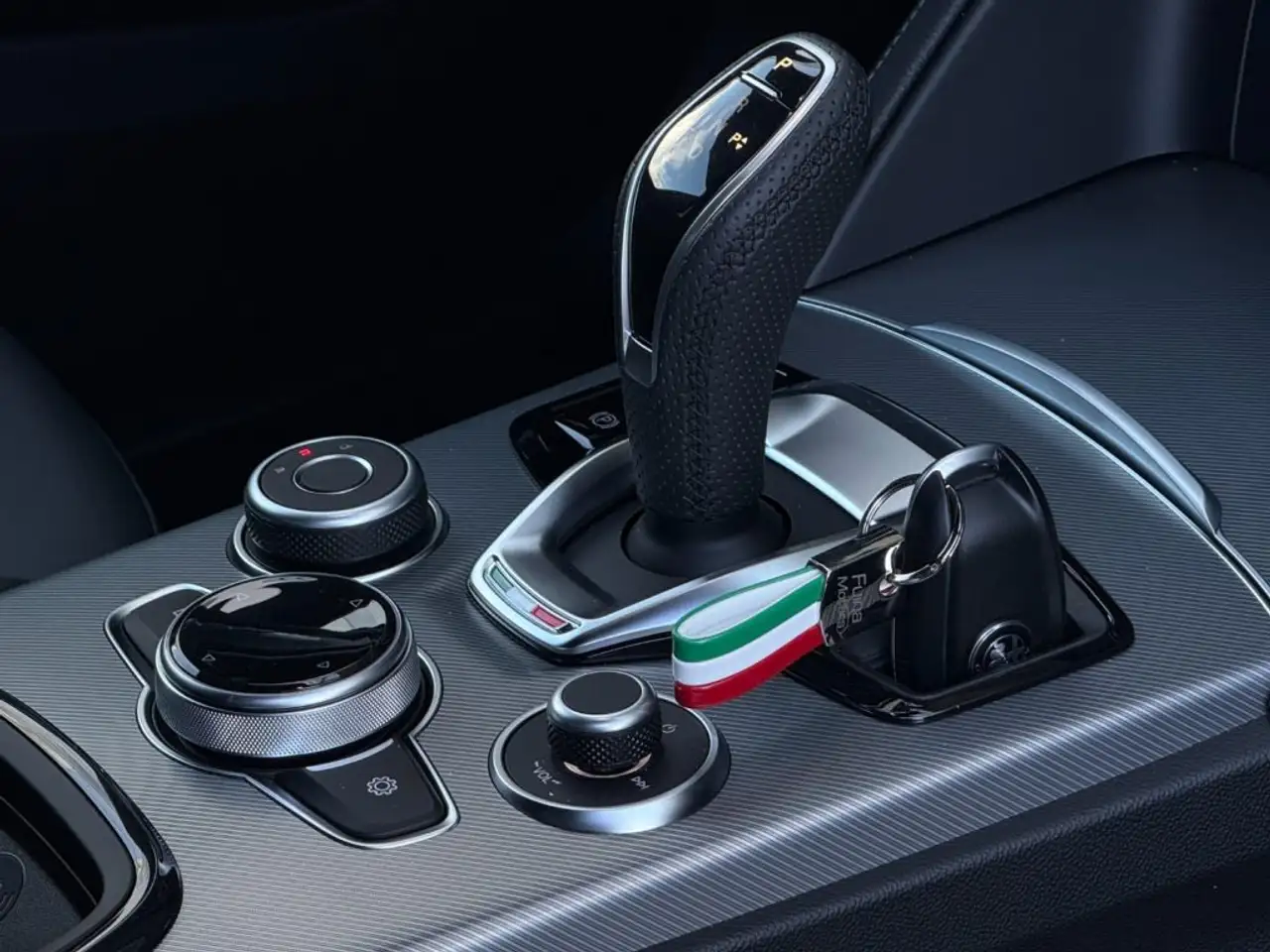 Alfa Romeo Stelvio 2026 — фото 14