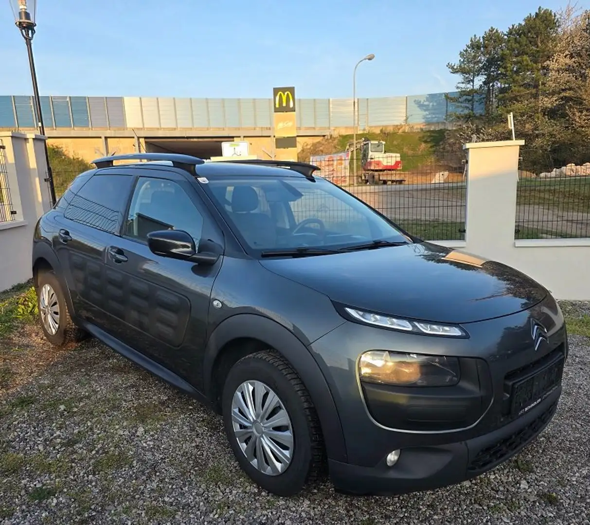 Citroen C4 Cactus C4 Cactus 1,6 BHDI Shine- ZR+ Pickerl NEU Grau - 2