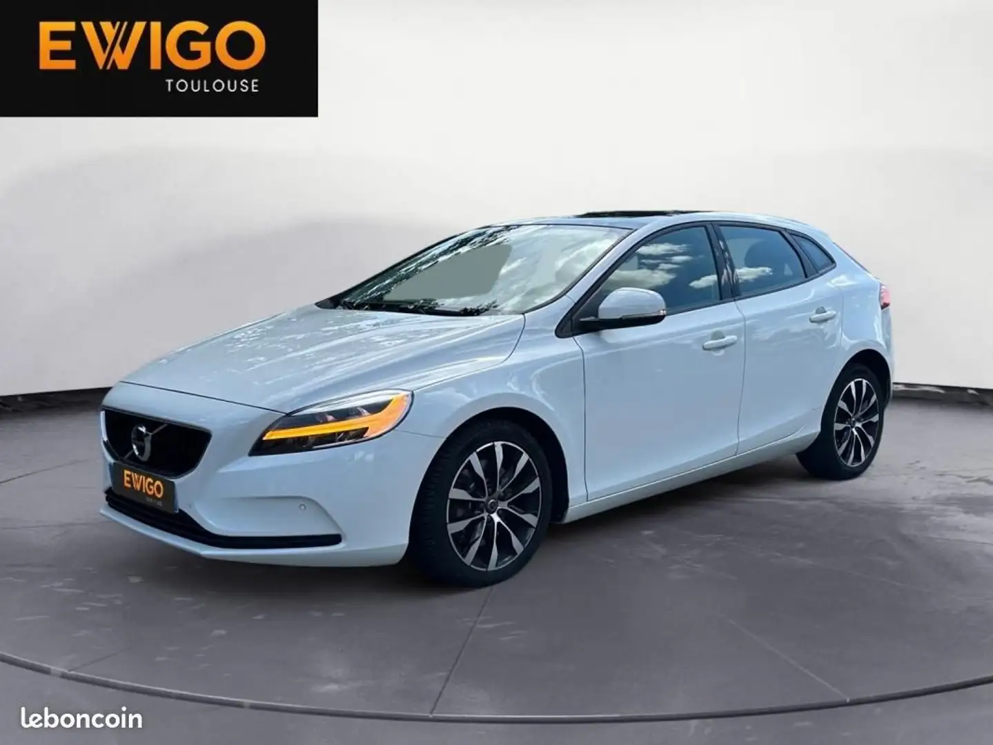 Volvo V40 2.0 D2 120 SIGNATURE EDITION GEARTRONIC BVA Blanc - 1