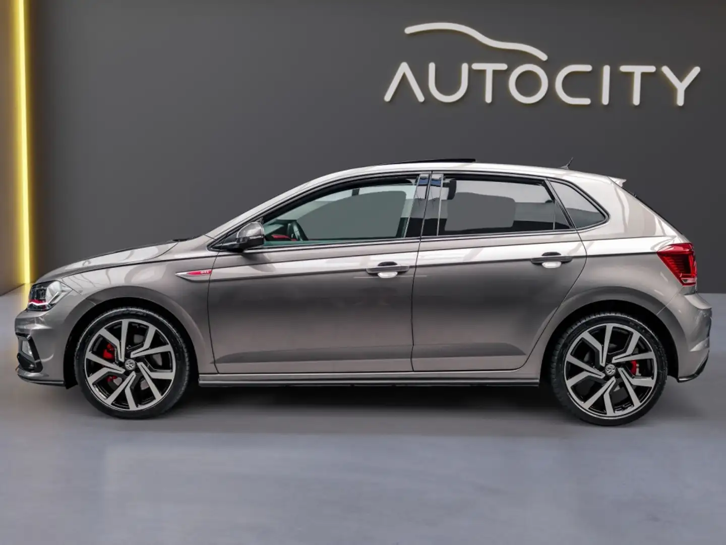 Volkswagen Polo GTI 2.0 TSI Pano l Camera l Navi l Adaptive Gris - 2