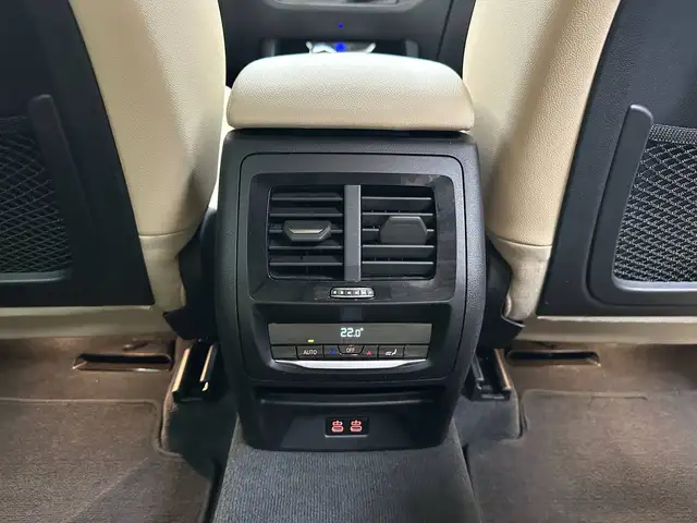 BMW X3 view 25