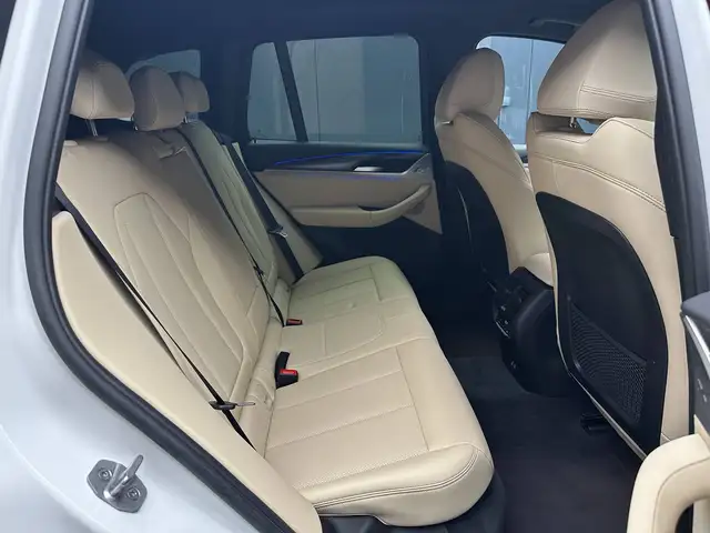 BMW X3 view 24