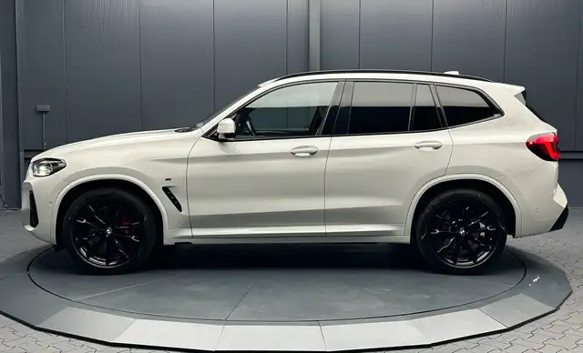 BMW X3 view 2