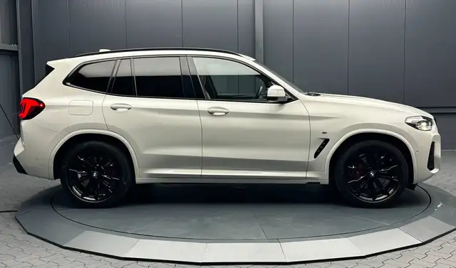 BMW X3 view 6