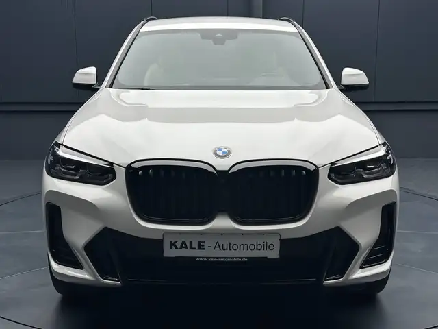 BMW X3 view 8