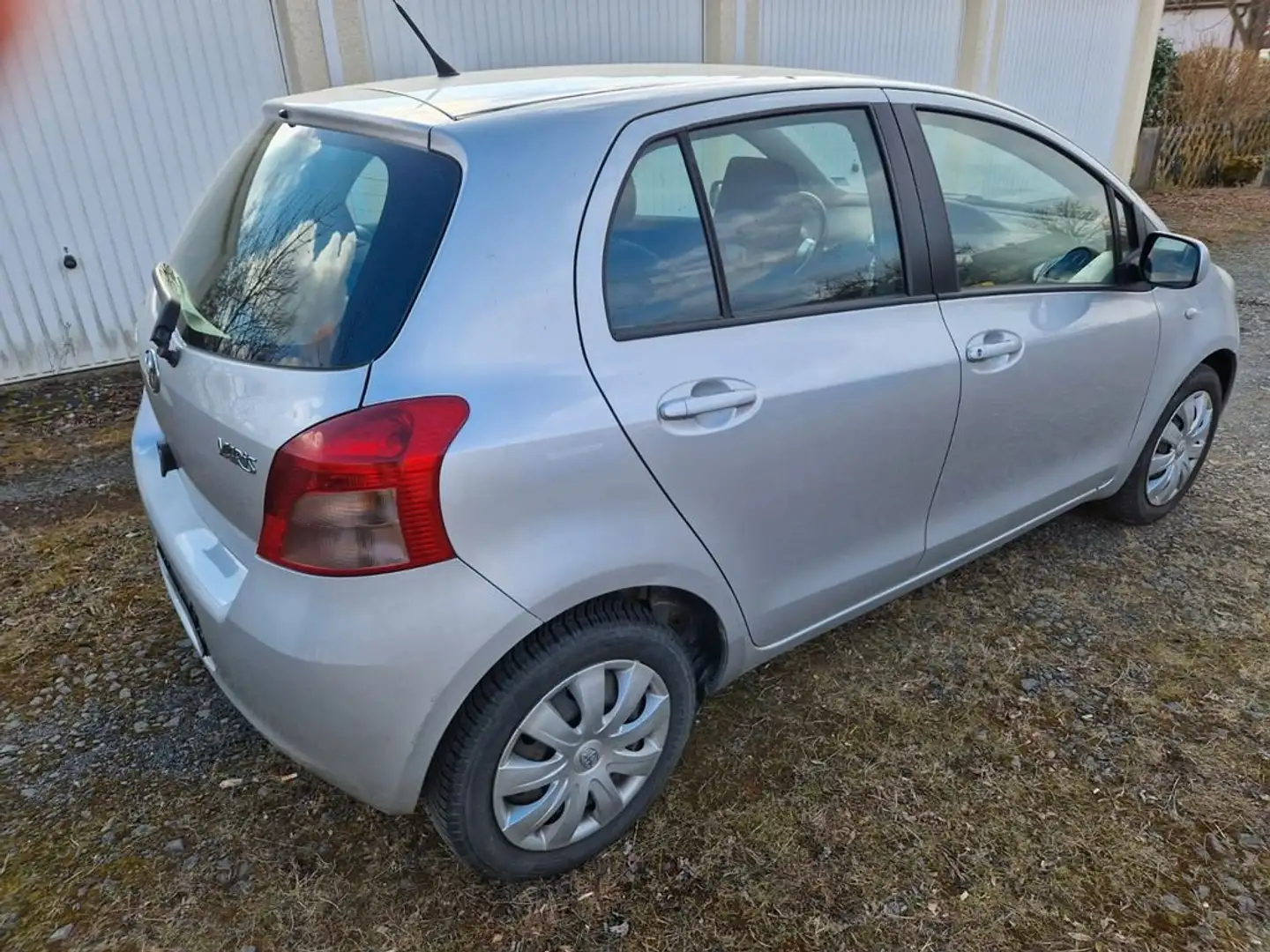 Toyota Yaris 1.3i VVT-i 16v Sol Zilver - 2