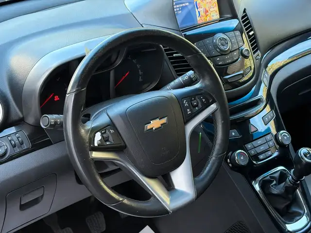 Chevrolet Orlando view 13