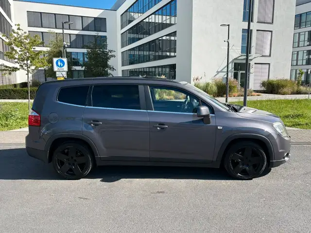 Chevrolet Orlando view 5