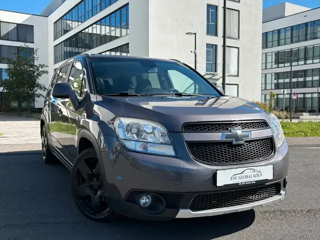 Chevrolet Orlando view 2