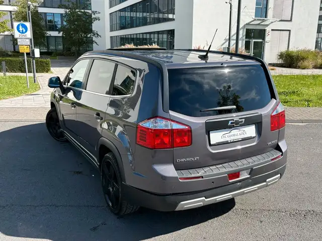 Chevrolet Orlando view 4