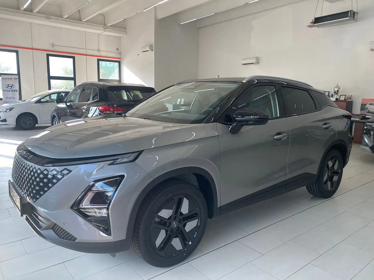 Omoda 5 HYBRID SUPER HYBRID PURE 224cv Weiß - 1