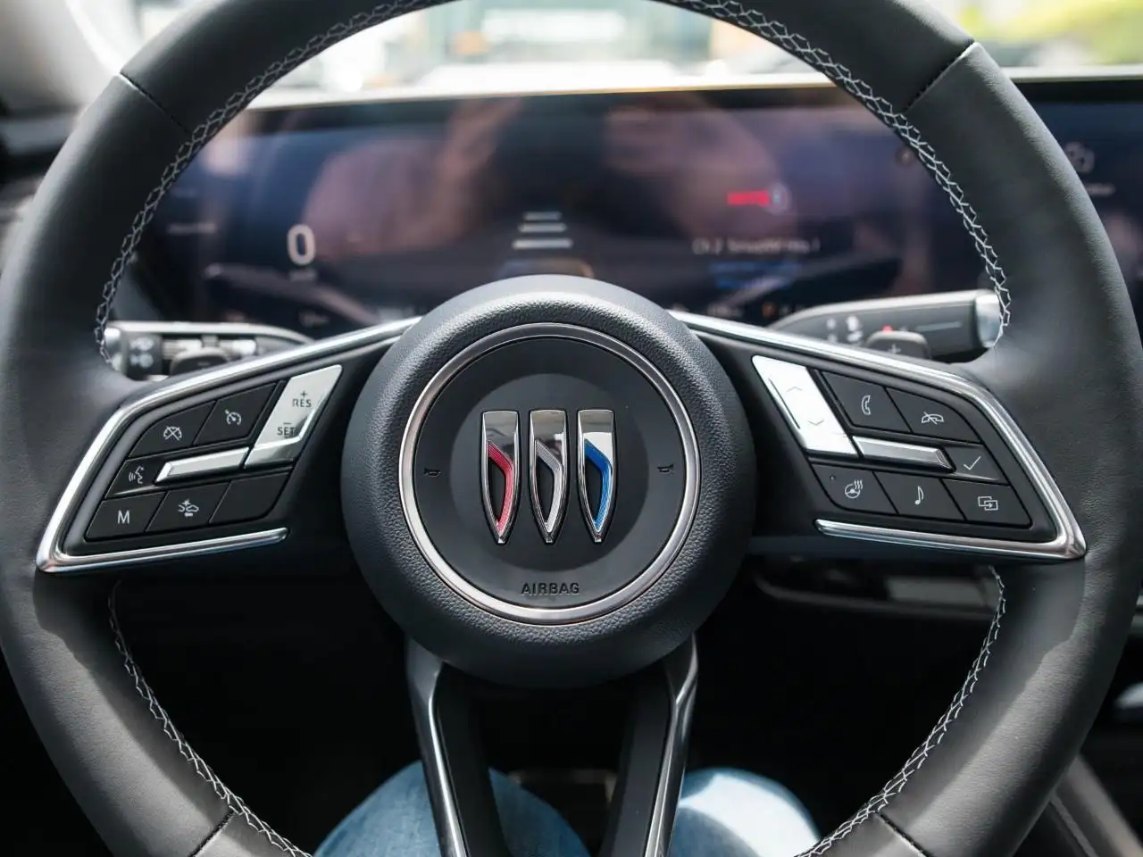 Buick Envision photo Buick Envision