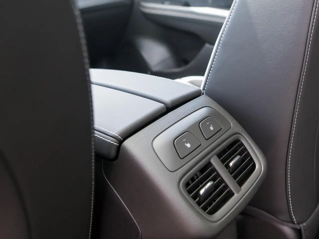 Buick Envision photo Buick Envision