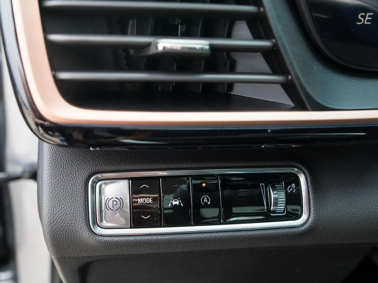 Buick Envision photo Buick Envision