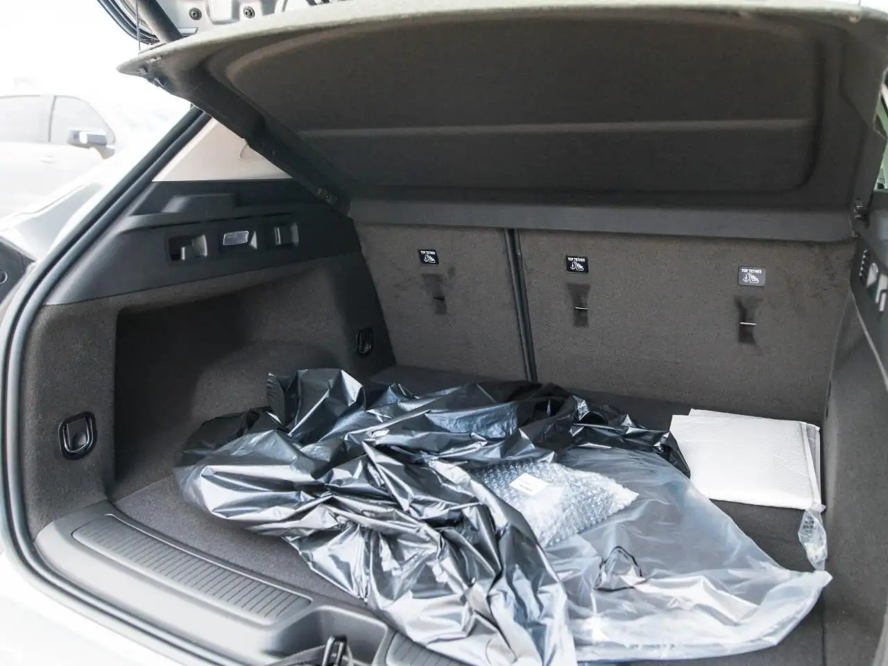 Buick Envision photo Buick Envision