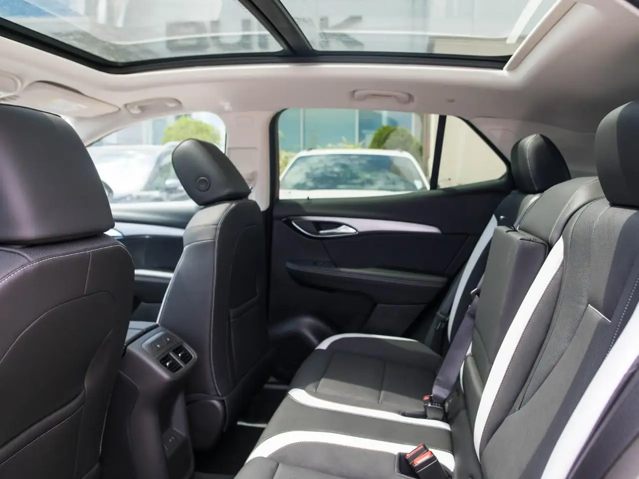 Buick Envision photo Buick Envision