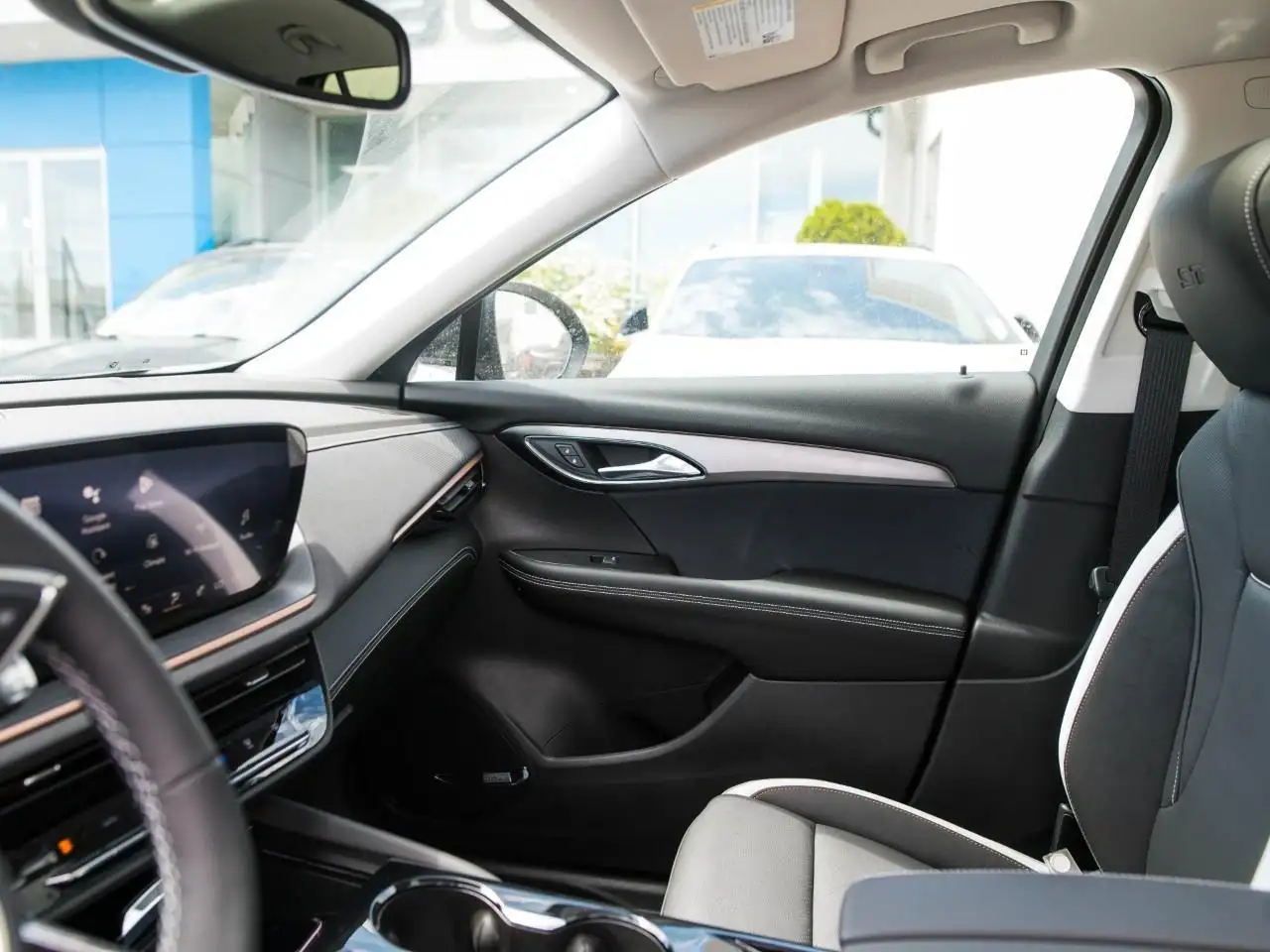 Buick Envision photo Buick Envision
