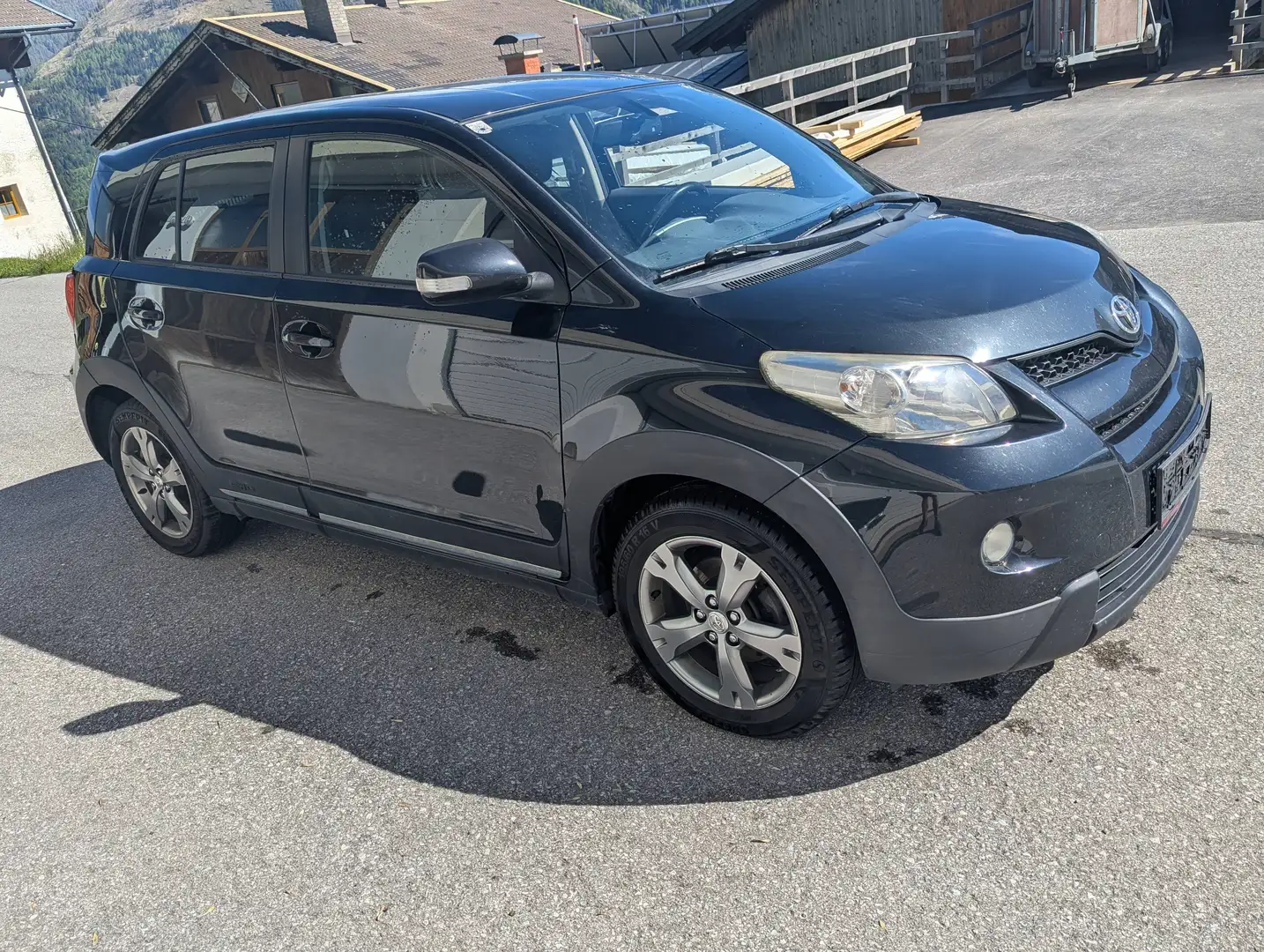 Toyota Urban Cruiser Urban Cruiser 1,4 D-4D DPF High AWD High Schwarz - 1
