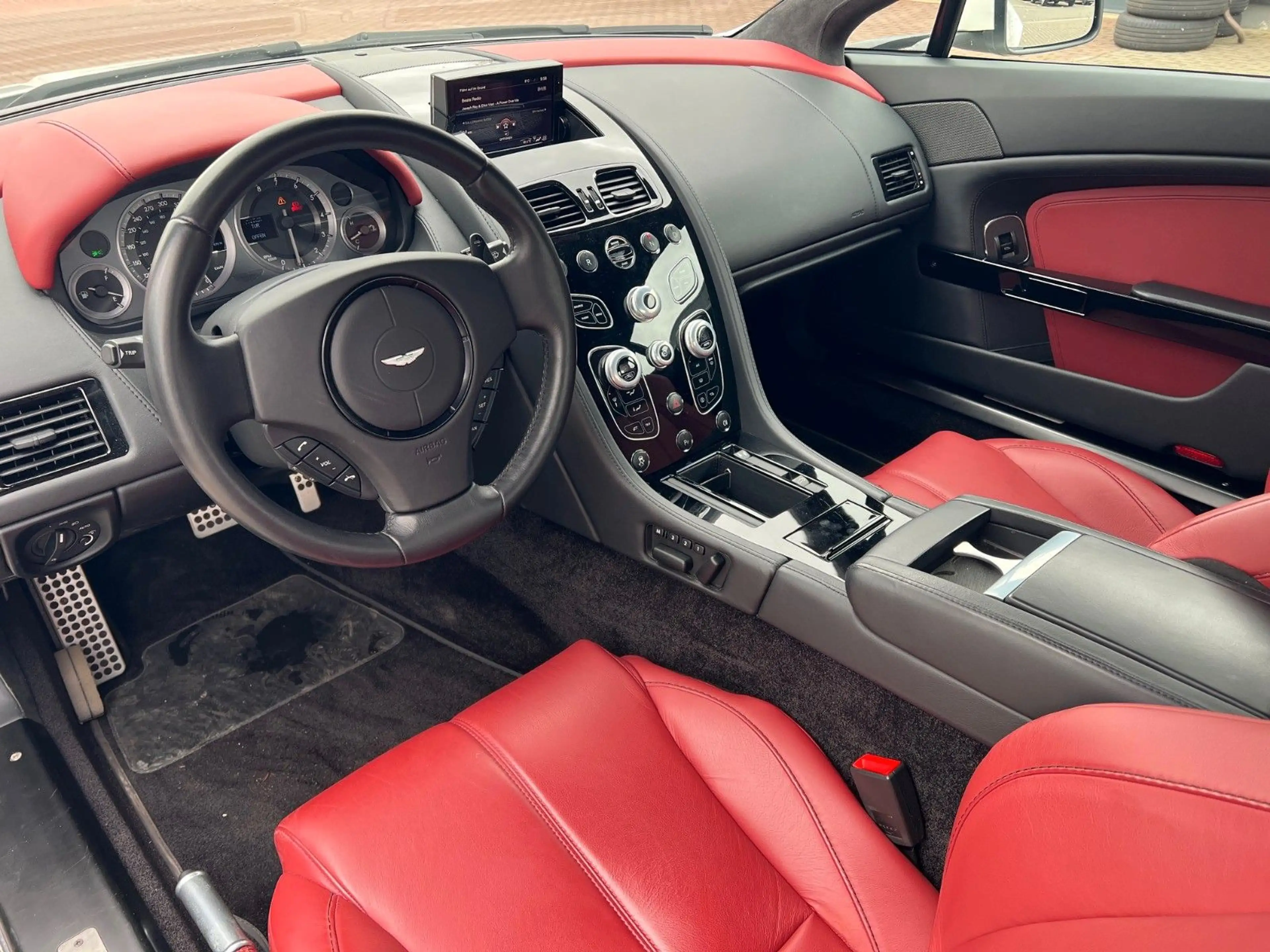 Aston Martin V8 Coupe*RFK nur 18TKM*wie NEU — photo 17
