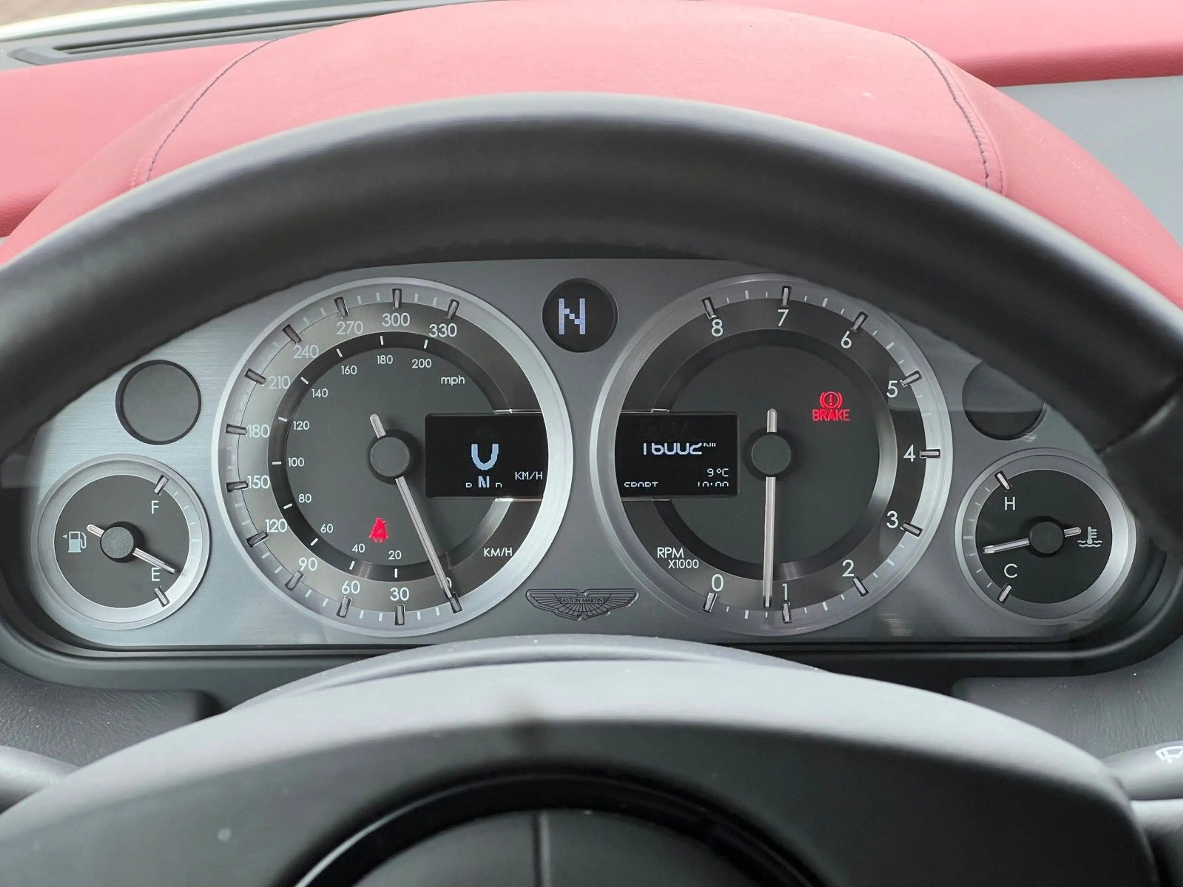 Aston Martin V8 Coupe*RFK nur 18TKM*wie NEU — photo 26