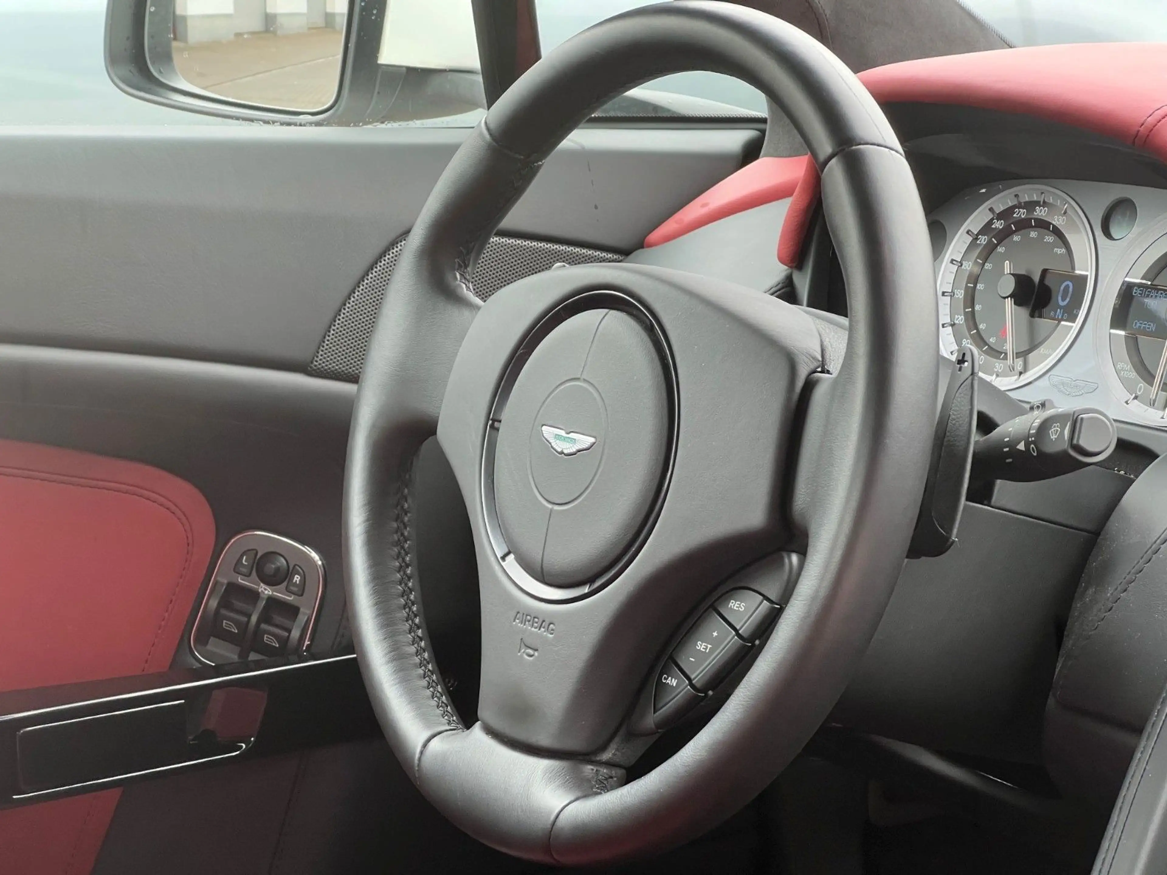 Aston Martin V8 Coupe*RFK nur 18TKM*wie NEU — photo 34
